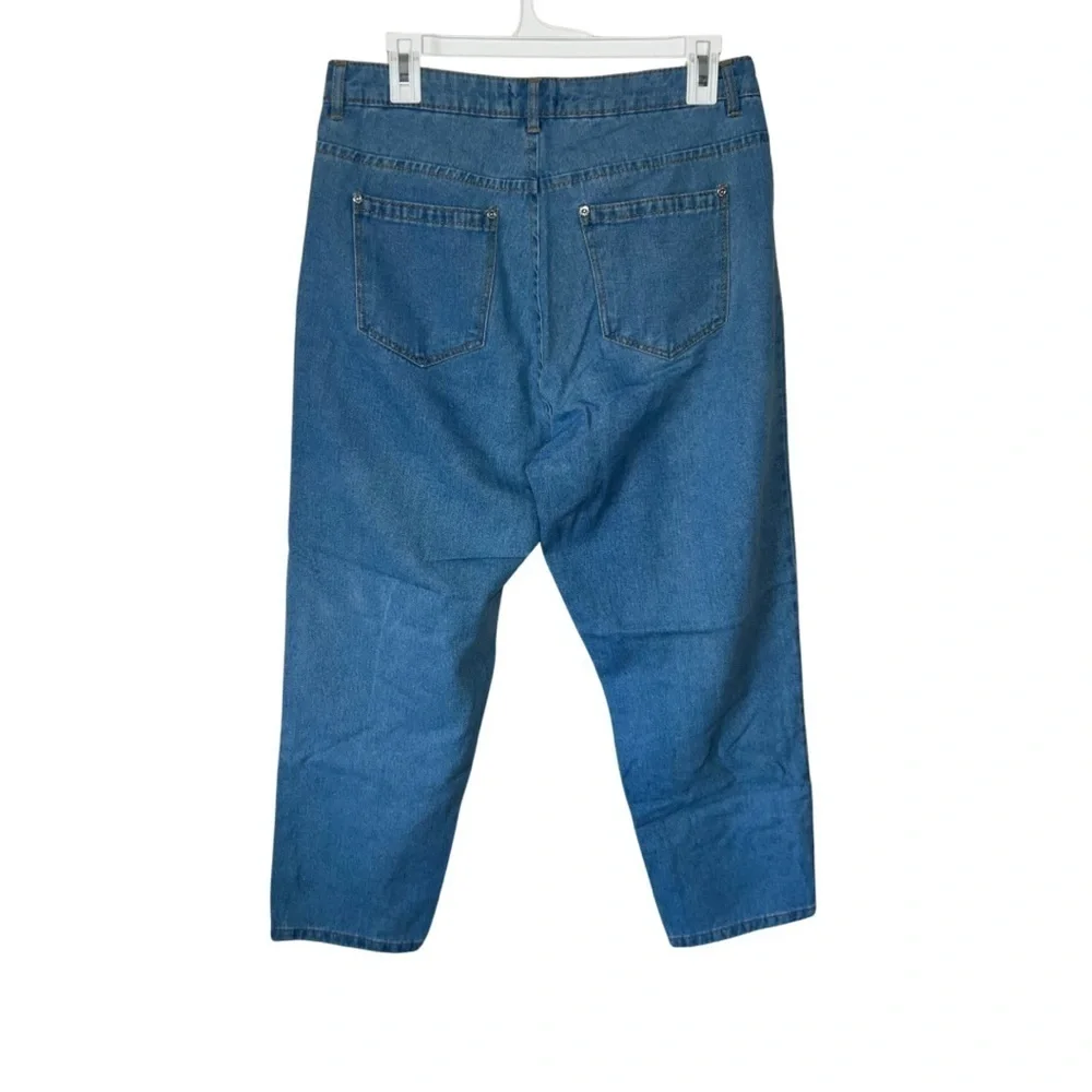 ASOS Wednesday’s Girl Mom Jeans in Light Wash Size 30